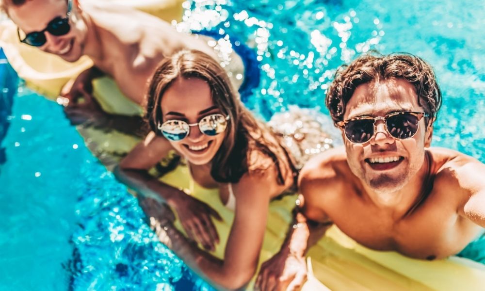 Pool Party Favor Ideas: Send Them Home With a Smile